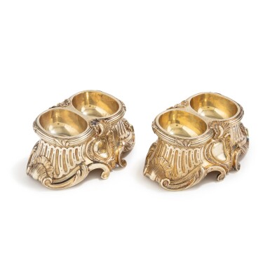 View full screen - View 1 of Lot 403. A pair of silver-gilt double salt-cellars in the Régence style, André Aucoc, Paris, vers 1880 | Paire de salières doubles en vermeil de style Régence par André Aucoc, Paris, vers 1880.
