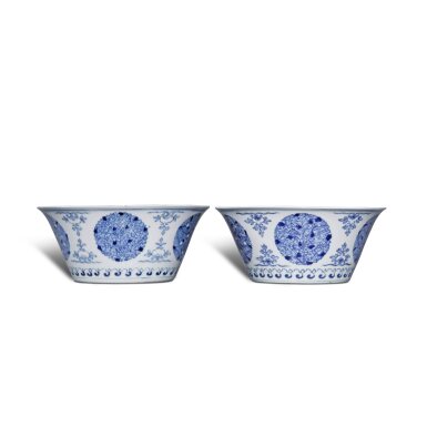 View full screen - View 1 of Lot 381. Two blue and white 'medallion' bowls, Seal marks and period of Qianlong | 清乾隆 青花團花紋盌一組兩件 《大清乾隆年製》款.
