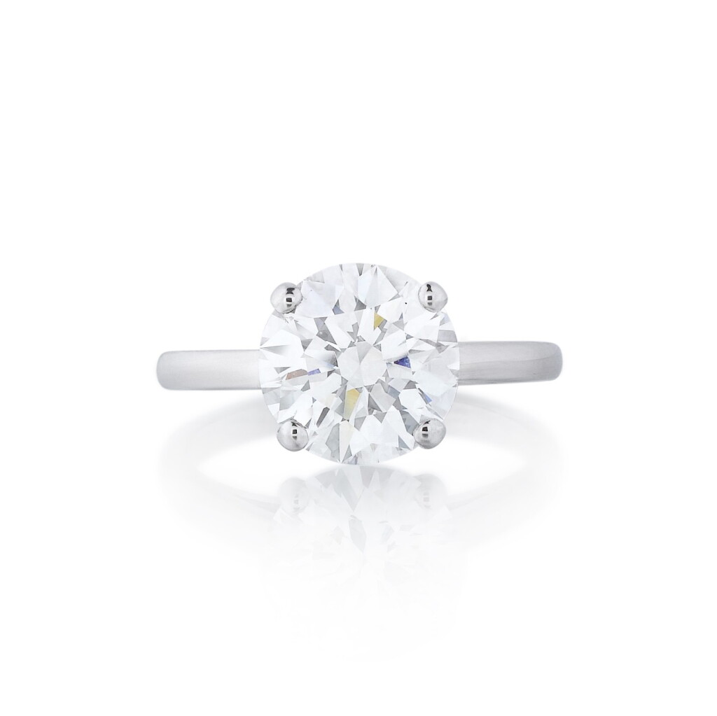 View full screen - View 1 of Lot 120. Bague diamant | Diamond ring.