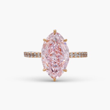 View full screen - View 1 of Lot 91. Fine Fancy Purple-Pink Diamond and Diamond Ring 珍美 4.19克拉 彩紫粉紅色鑽石 配 鑽石 戒指.