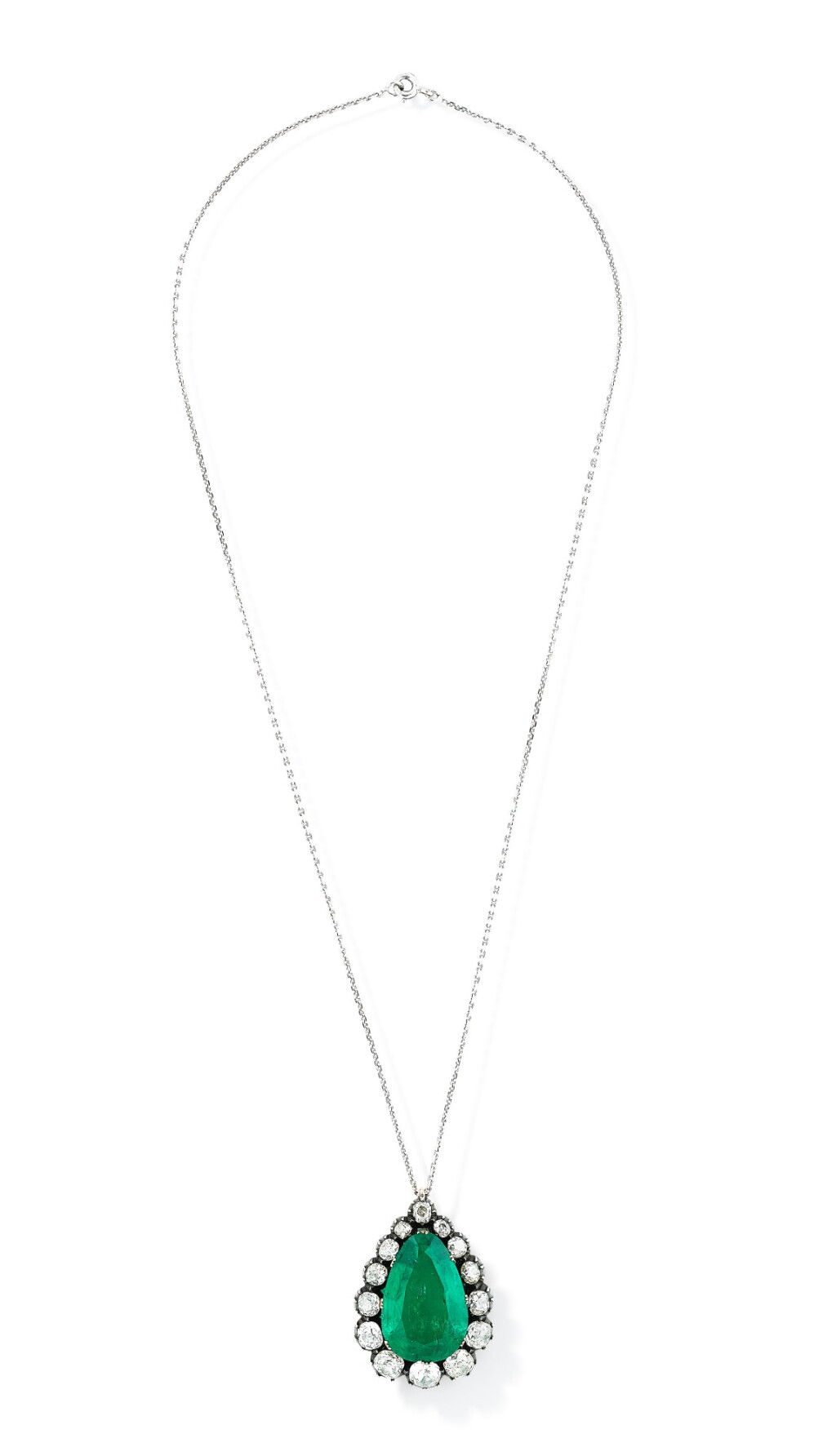 View full screen - View 1 of Lot 197. Pendentif émeraude et diamants | Emerald and diamond pendant.