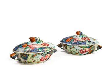 View full screen - View 1 of Lot 1903. TWO CHINESE EXPORT 'TOBACCO LEAF' PATTERN TUREENS AND COVERS, QING DYNASTY, QIANLONG PERIOD, CIRCA 1785 | 清乾隆 約1785年 粉彩花卉紋湯蓋盌兩件.