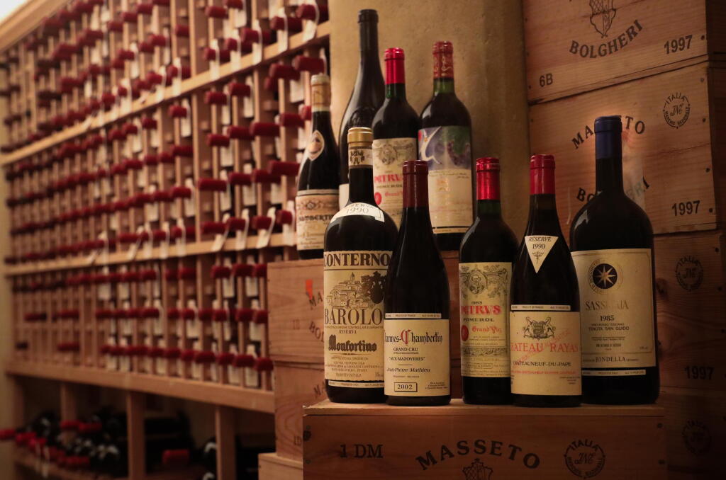 View full screen - View 1 of Lot 1007. Charmes Chambertin 2002 Jean-Pierre Mathieu (Christophe Roumier) (6 BT).