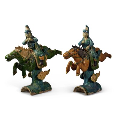 View full screen - View 1 of Lot 630. A pair of sancai-glazed 'equestrian' roof tiles, Qing dynasty, 19th century | 清十九世紀 三彩騎馬人物瓦當一對.