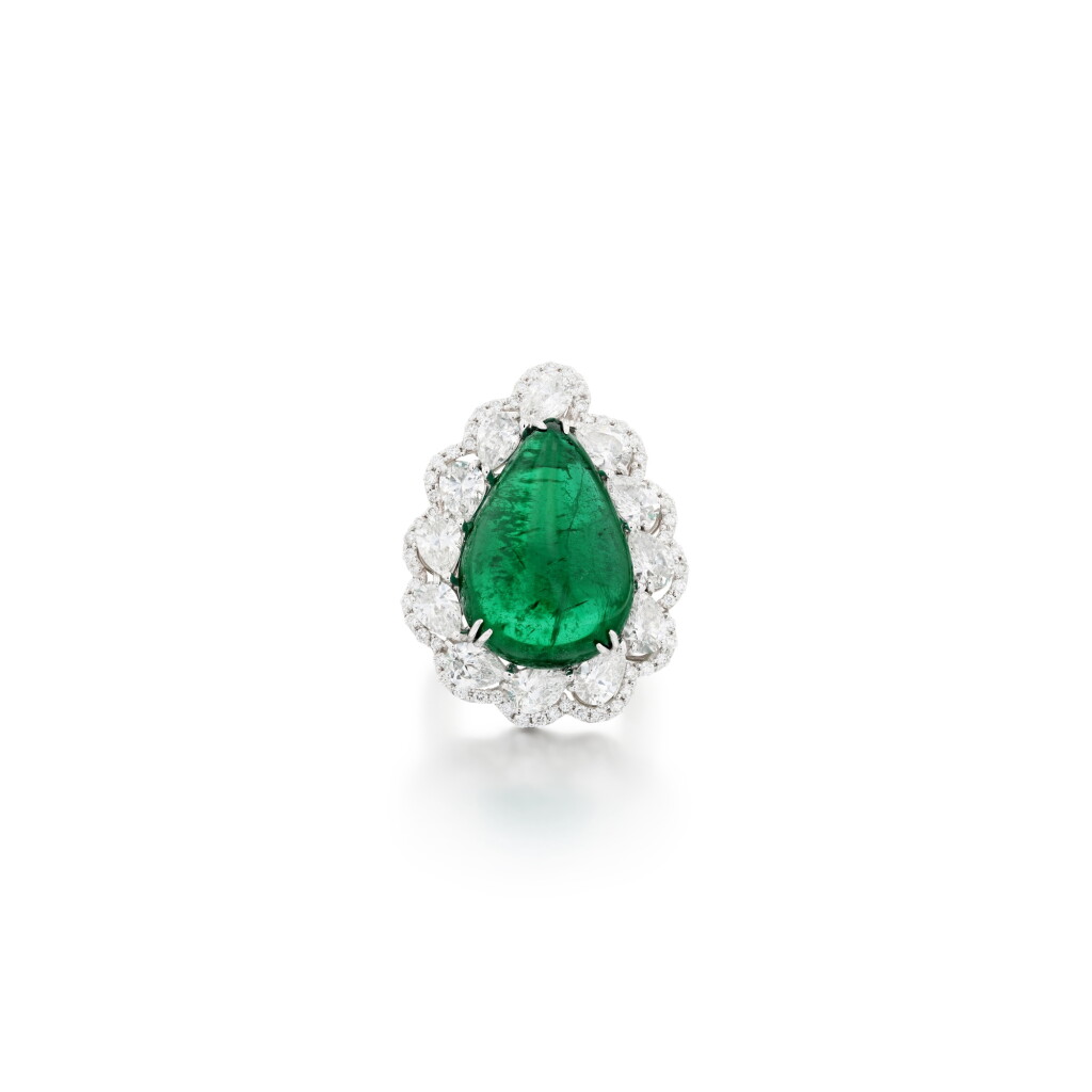 View full screen - View 1 of Lot 102. Crivelli | Bague émeraude et diamants | Emerald and diamond ring .