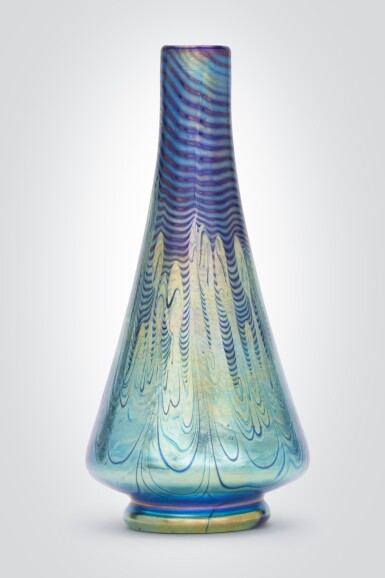 View full screen - View 1 of Lot 32. Vase.