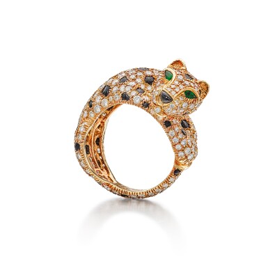 View full screen - View 1 of Lot 1625. EMERALD, ONYX AND DIAMOND ‘PANTHÈRE’ RING | 卡地亞 | 祖母綠 配 縞瑪瑙 及 鑽石 戒指.