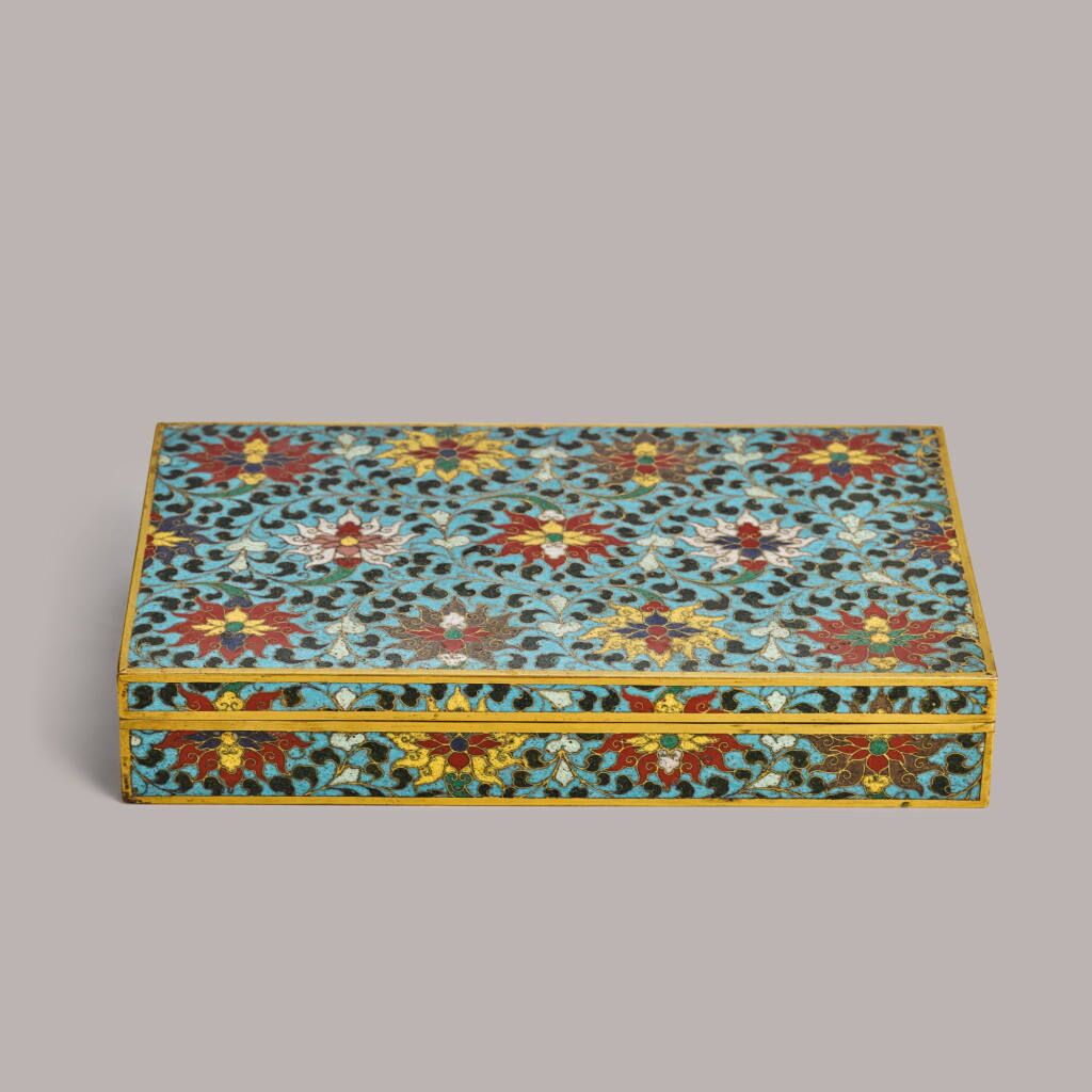 View full screen - View 1 of Lot 309. A cloisonne enamel rectangular 'lotus' box and cover Qing Dynasty, Kangxi period| 清康熙 掐絲琺琅纏枝蓮紋長方蓋盒.