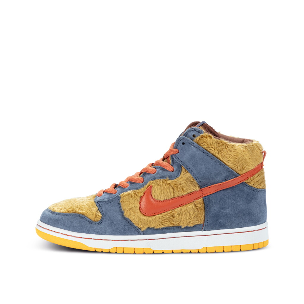 View full screen - View 1 of Lot 808. Nike SB Dunk High Premium 'Papa Bear' | US 10.