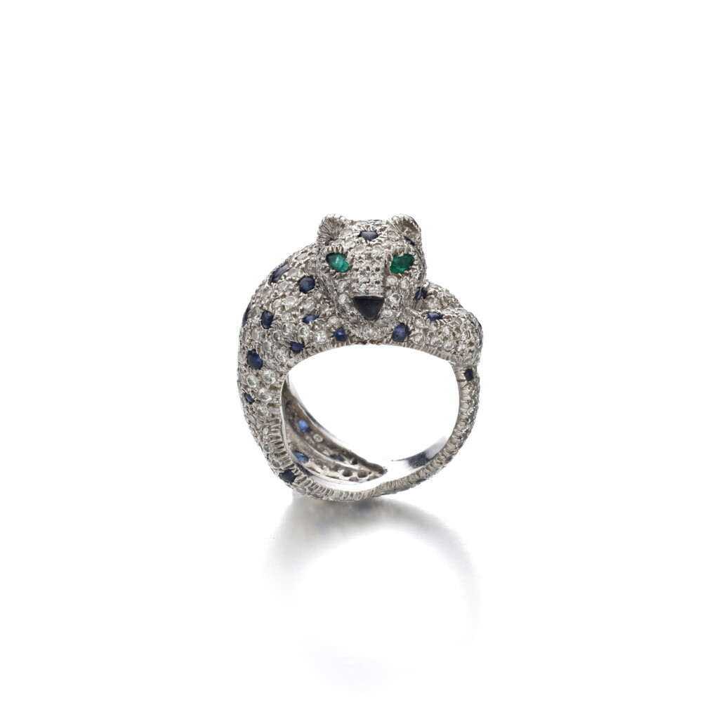 View full screen - View 1 of Lot 309. Sapphire, emerald, diamond and onyx ring, 'Panthère' | 卡地亞 藍寶石、祖母綠、鑽石及縞瑪瑙 'Panthère' 戒指.
