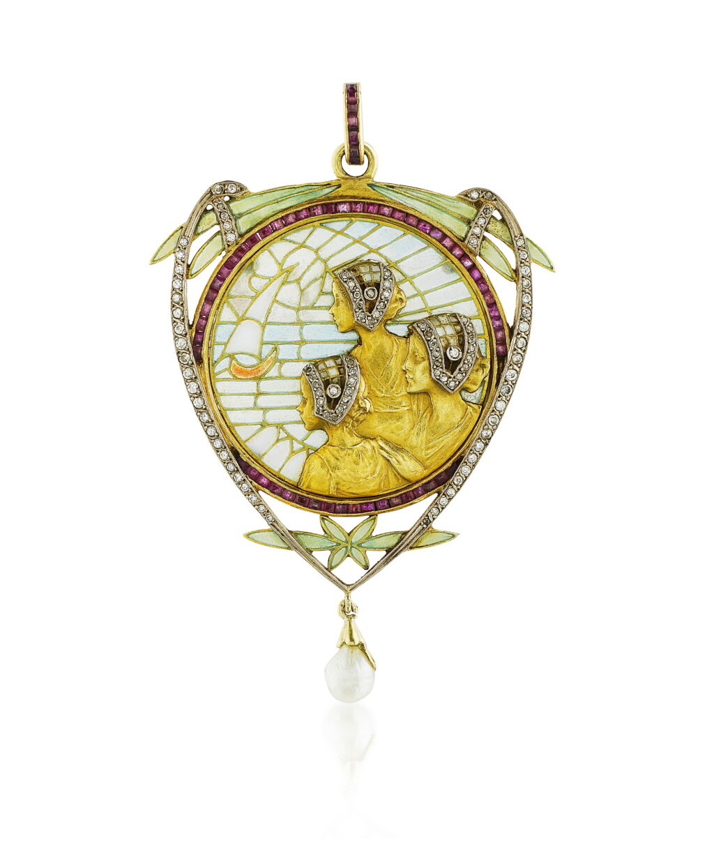 View full screen - View 1 of Lot 43. Pendentif émail, rubis, perle et diamants | Enamel, ruby, pearl and diamond pendant.