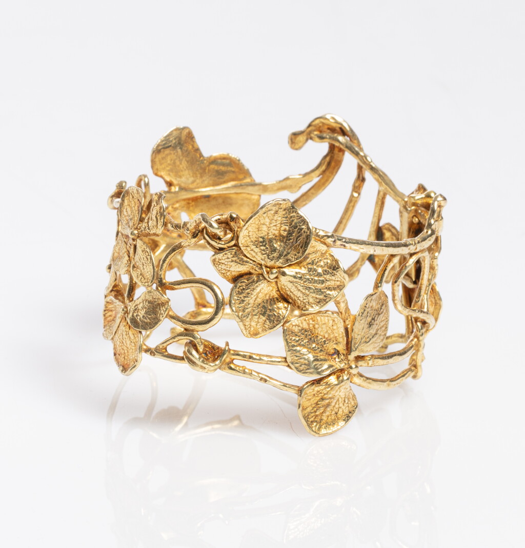 View full screen - View 1 of Lot 107. Bracelet Entrelacs.