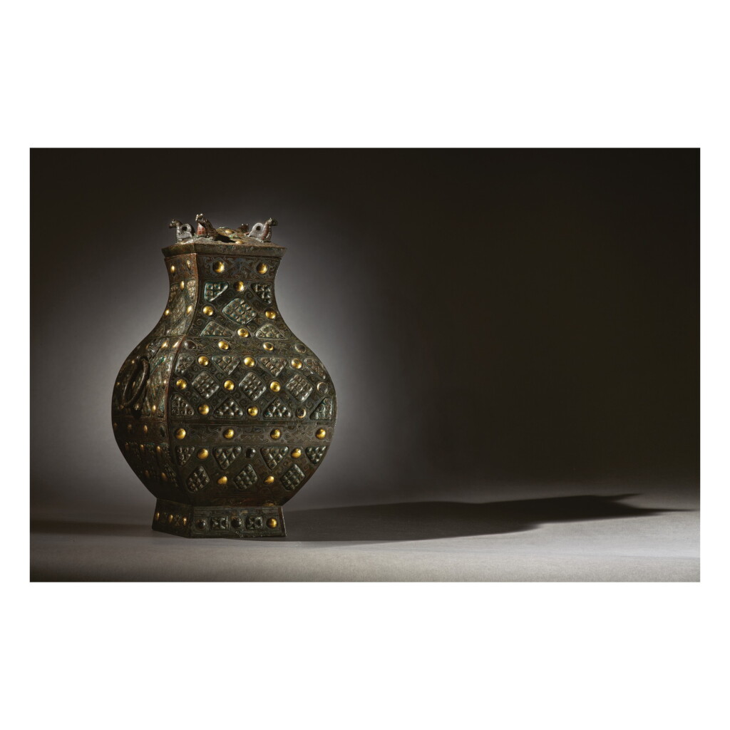 View full screen - View 1 of Lot 578. AN EXCEPTIONALLY RARE AND IMPORTANT GOLD, SILVER AND GLASS-EMBELLISHED BRONZE VESSEL (FANG HU), WARRING STATES PERIOD, 4TH / 3RD CENTURY BC.