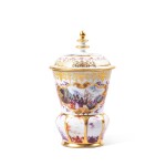 Gobelet octogonal et son couvercle en porcelaine de Meissen, vers 1735