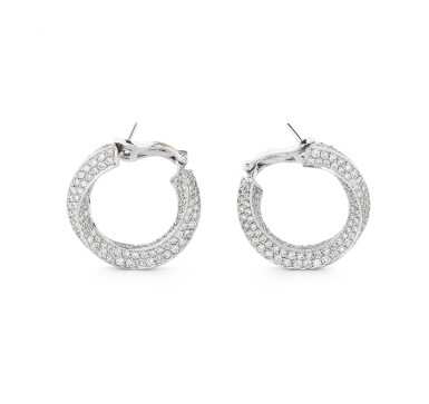 View full screen - View 1 of Lot 182. Paire de boucles d'oreille diamants | Pair of diamond earrings.
