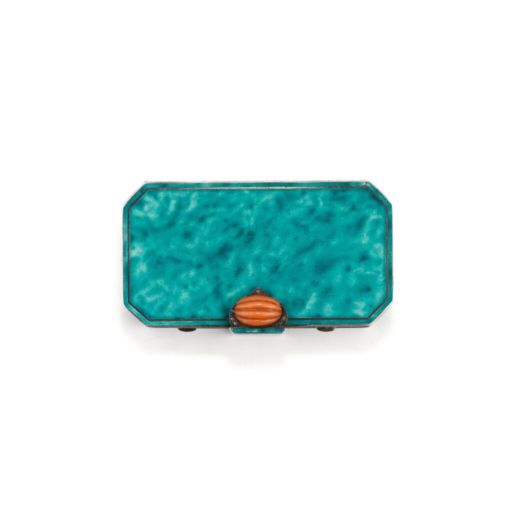 View full screen - View 1 of Lot 240. NÉCESSAIRE DE BEAUTÉ CORAIL ET DIAMANTS, AUGUSTE PEYROULA, VERS 1930 | CORAL AND DIAMOND VANITY CASE, AUGUSTE PEYROULA, 1930S.