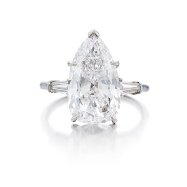 View full screen - View 1 of Lot 112. Diamond Ring.