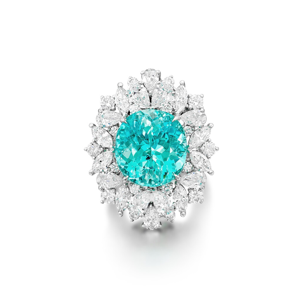 View full screen - View 1 of Lot 2707. Paraiba-Type Tourmaline and Diamond Ring | 13.39克拉 「莫桑比克」帕拉伊巴碧璽 配 鑽石 戒指.