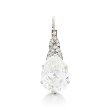 View full screen - View 1 of Lot 21. Pendentif diamant | Diamond pendant.