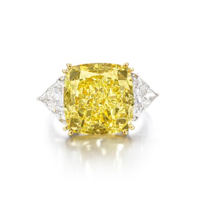 View full screen - View 1 of Lot 1654. Fancy Vivid Yellow Diamond and Diamond Ring | 15.03克拉艷彩黃色 內部無瑕 鑽石 配 鑽石 戒指.