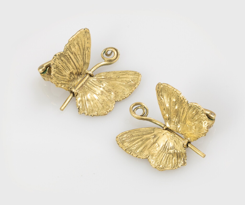 View full screen - View 1 of Lot 162. Paire de boucles d'oreilles Papillon, petit modèle.
