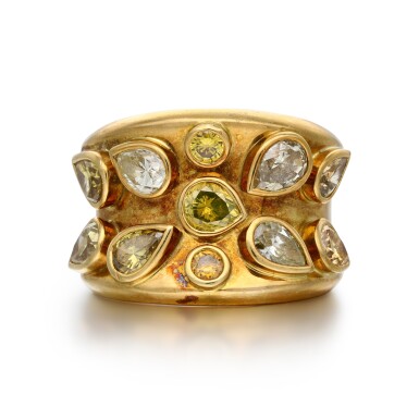 View full screen - View 1 of Lot 172. Coloured diamond ring.