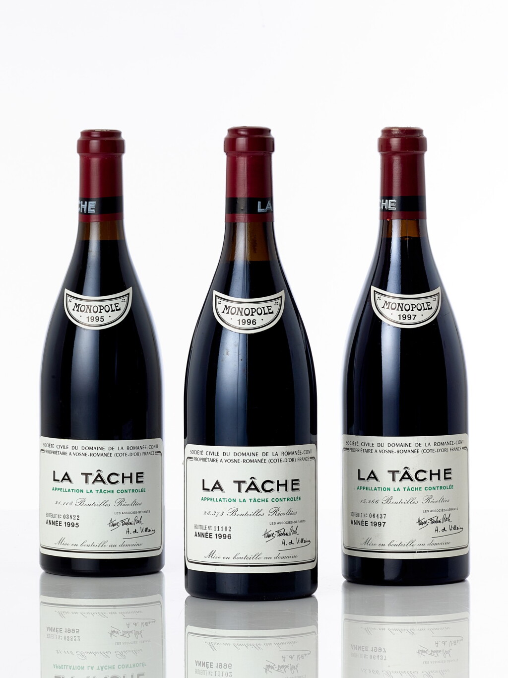 View full screen - View 1 of Lot 6424. La Tâche 1996 Domaine de la Romanée-Conti (6 BT).