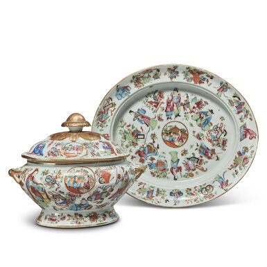 View full screen - View 1 of Lot 512. A Chinese Export Canton Famille-Rose Soup Tureen and Cover and a Large Oval Platter Qing Dynasty, 19th Century | 清十九世紀 廣彩人物故事圖湯蓋盌及托盤.