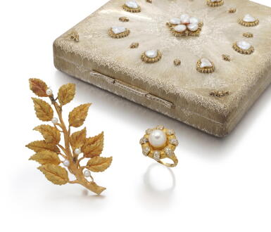 View full screen - View 1 of Lot 71. Cultured pearl and diamond compact and ring, Buccellati, and a brooch | Trousse e anello con perle coltivate e diamanti, Buccellati, e una spilla .