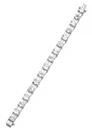 View full screen - View 1 of Lot 734. Diamond bracelet | 鑽石手鏈.