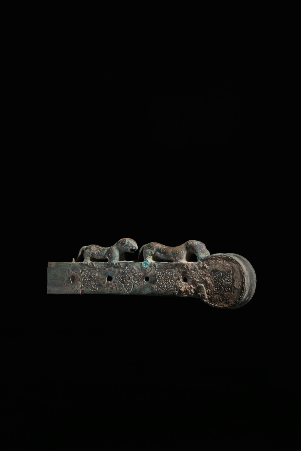 View full screen - View 1 of Lot 262. An unusual bronze chariot fitting, Eastern Zhou dynasty, Warring States period | 東周 戰國 青銅獸紋車馬飾.