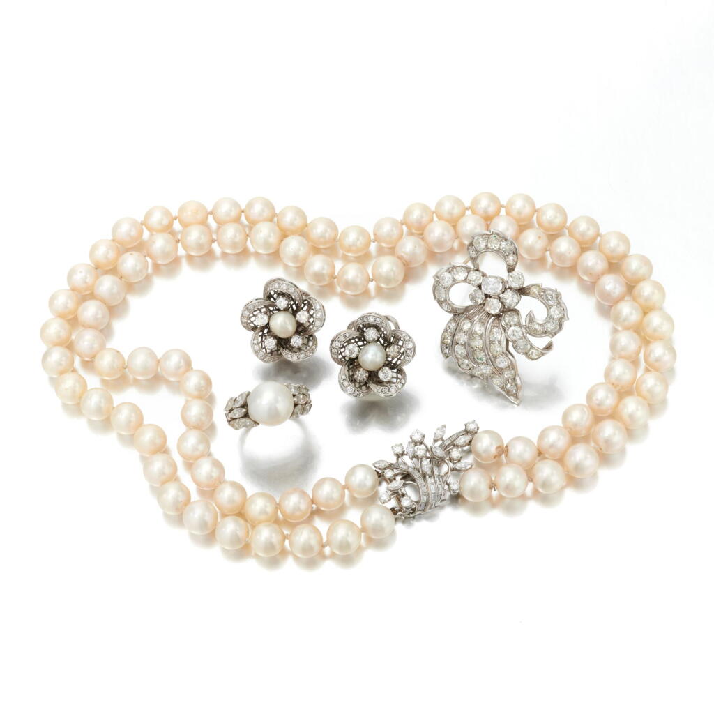 View full screen - View 1 of Lot 140. Cultured pearl and diamond jewellery collection (Collezione di gioielli in perle coltivate e diamanti).