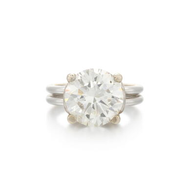 View full screen - View 1 of Lot 226. Diamond ring (Anello in diamante).