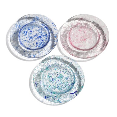 View full screen - View 1 of Lot 184. Ensemble de cinq cendriers.