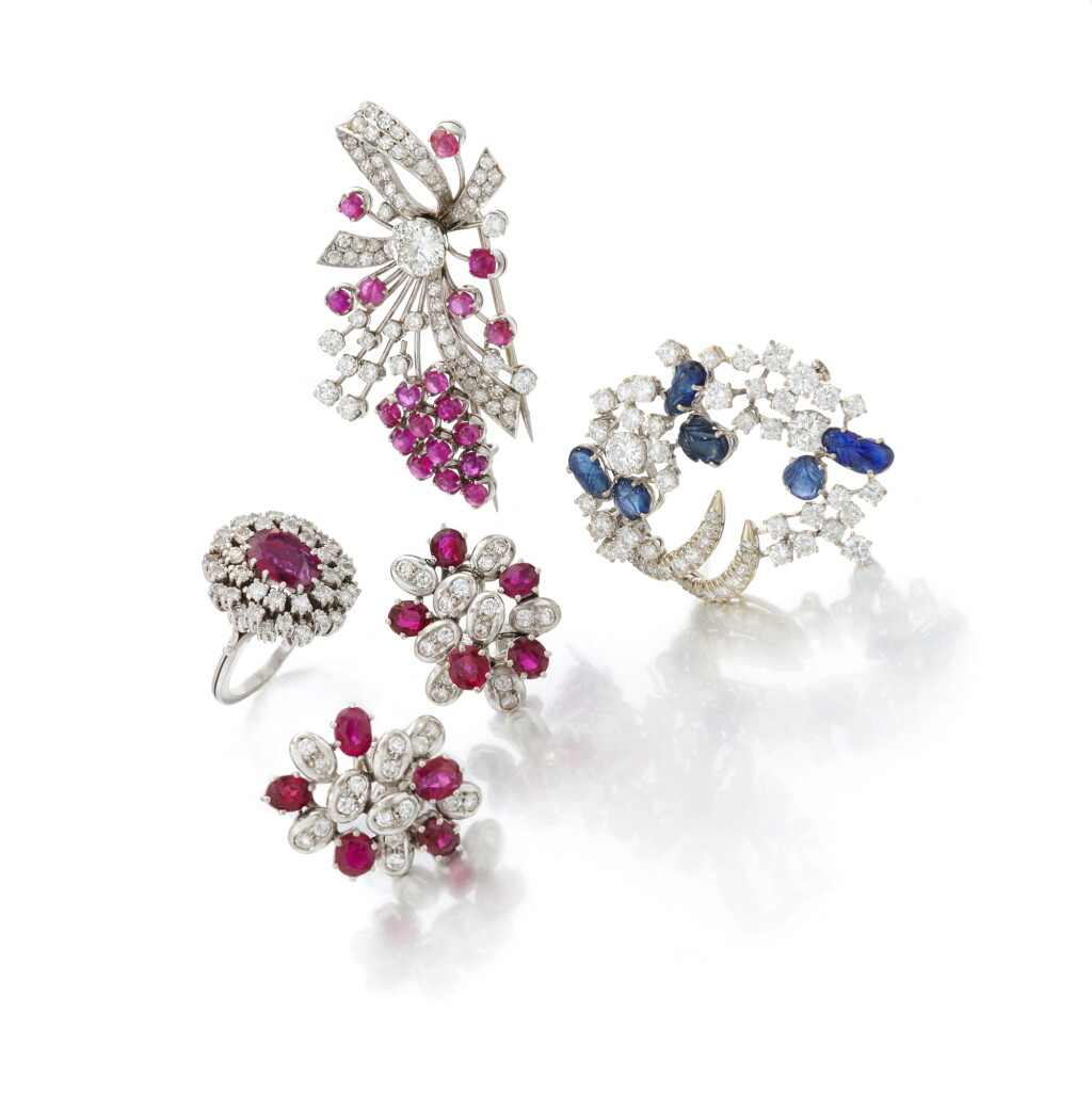 View full screen - View 1 of Lot 56. Sapphire and diamond brooch, ruby and diamond pair of earclips, ring and brooch (Spilla con zaffiri e diamanti, paio di orecchini, anello e spilla con rubini e diamanti).