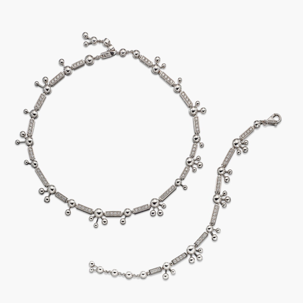 View full screen - View 1 of Lot 1395. Diamond Demi-Parure | 寶格麗 | 鑽石 項鏈 配 手鏈套裝.