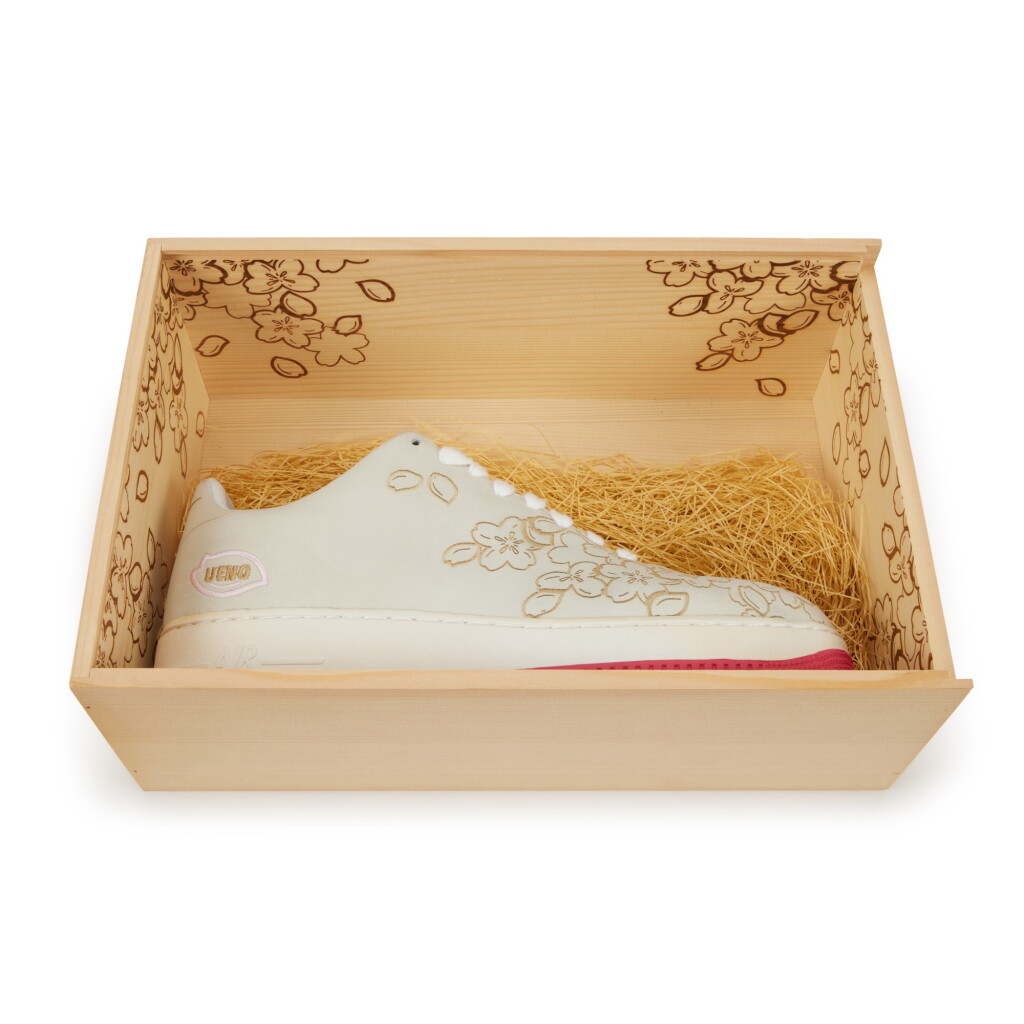Voir en plein écran - Voir 1 du lot 18. Nike Air Force 1 Low Ueno Sakura Sample | Size 12.