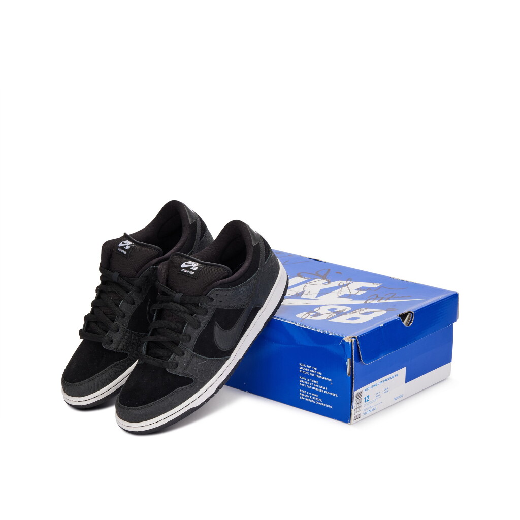 View full screen - View 1 of Lot 3. SB Dunk Low Entourage ‘Friends & Family’ with Cast Signed Box | Size 12.