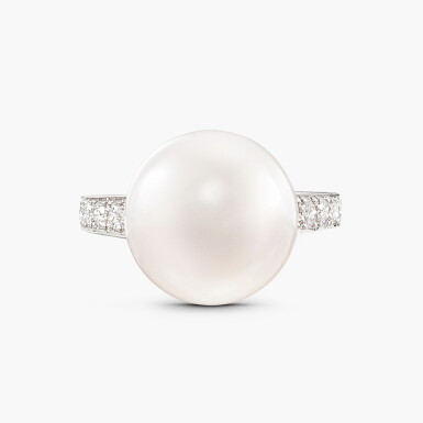 View full screen - View 1 of Lot 1396. Cultured Pearl and Diamond Ring | 卡地亞 | 養殖珍珠 配 鑚石 戒指.