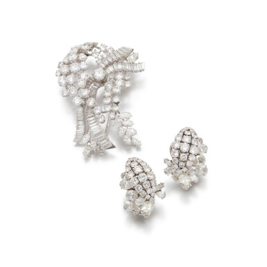 View full screen - View 1 of Lot 657. Diamond brooch and a pair of earrings.