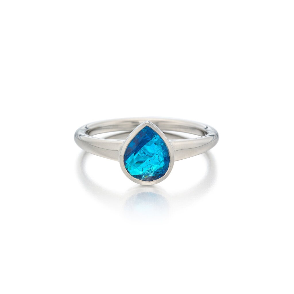 View full screen - View 1 of Lot 942. Paraíba tourmaline ring.