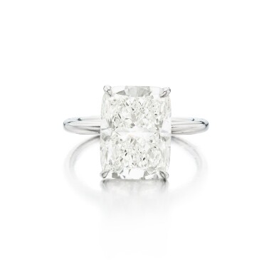 View full screen - View 1 of Lot 1. Diamond Ring .