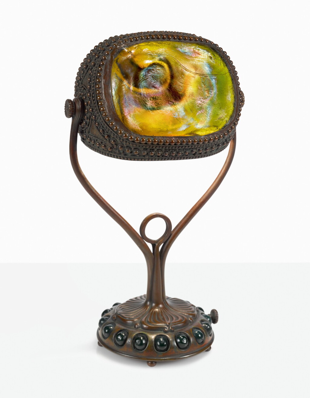View full screen - View 1 of Lot 16. TIFFANY STUDIOS | JEWELED "TURTLE-BACK" DESK LAMP.