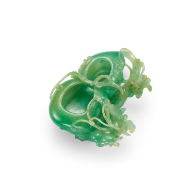 View full screen - View 1 of Lot 3654. A jadeite 'double-gourd' water coupe Qing dynasty, 19th century | 清十九世紀 翠玉葫蘆式雙聯水盂.