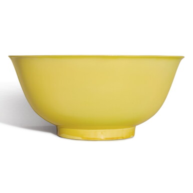 View full screen - View 1 of Lot 134. A large yellow-glazed bowl, Kangxi mark and period | 清康熙 黃釉大盌 《大清康熙年製》款.