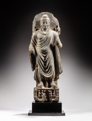 View full screen - View 1 of Lot 59. A rare and important grey schist standing figure of Buddha, Ancient region of Gandhara, 2nd / 4th century | 犍陀羅 二 / 四世紀 灰片岩佛立像.