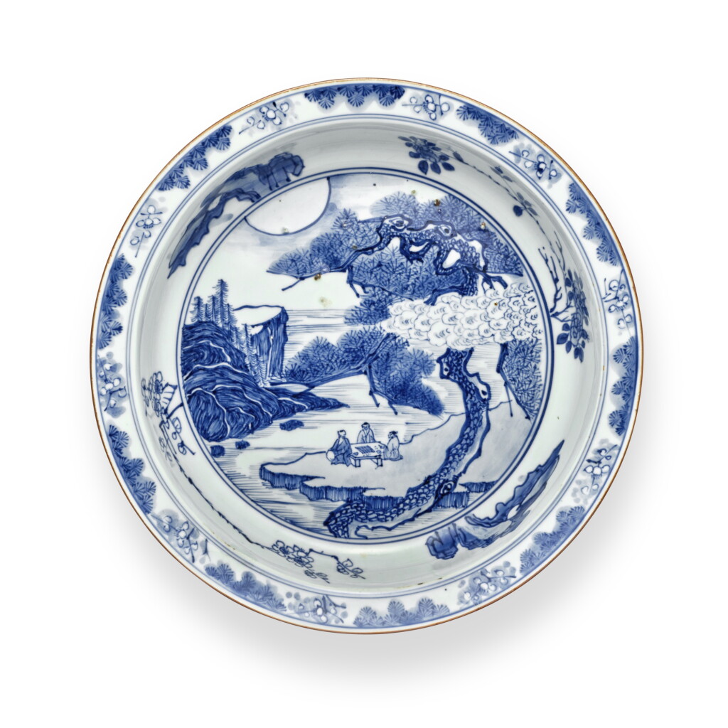 View full screen - View 1 of Lot 340. A rare blue and white 'figural' basin, Qing dynasty, Early Kangxi period | 清康熙初 青花人物山水圖盆.
