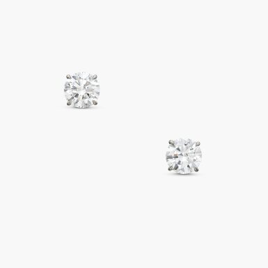 View full screen - View of Pair of Diamond Earrings | 2.01 及 2.00克拉 圓形 D色 内部無瑕 鑽石 耳環一對.