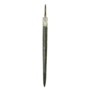View full screen - View 1 of Lot 1222. An archaic bronze sword, Eastern Zhou dynasty | 東周 青銅劍.