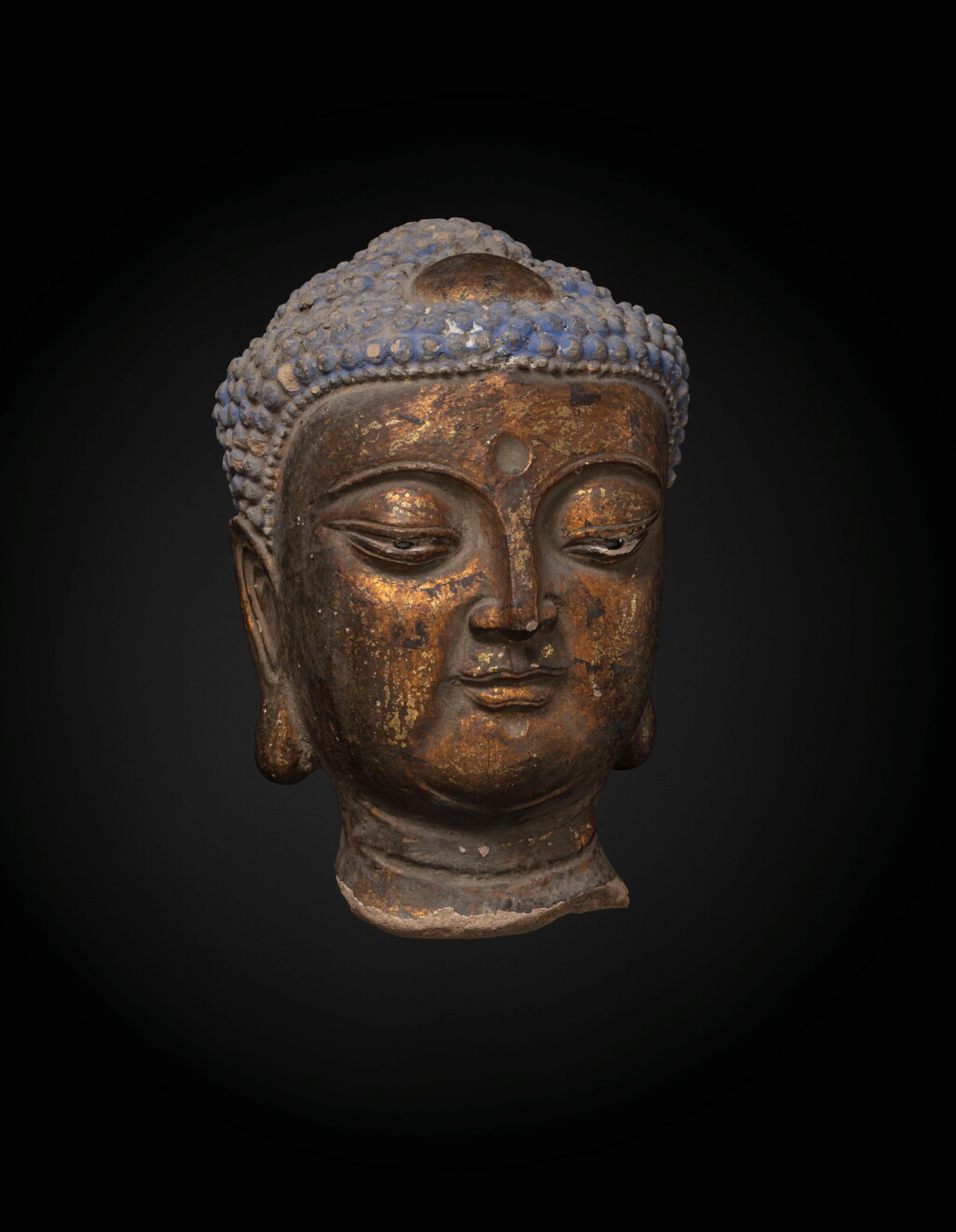 View full screen - View 1 of Lot 213. A large gilt stucco head of a Buddha Ming dynasty, probably 16th century | 明 或為十六世紀 彩繪泥塑佛首.